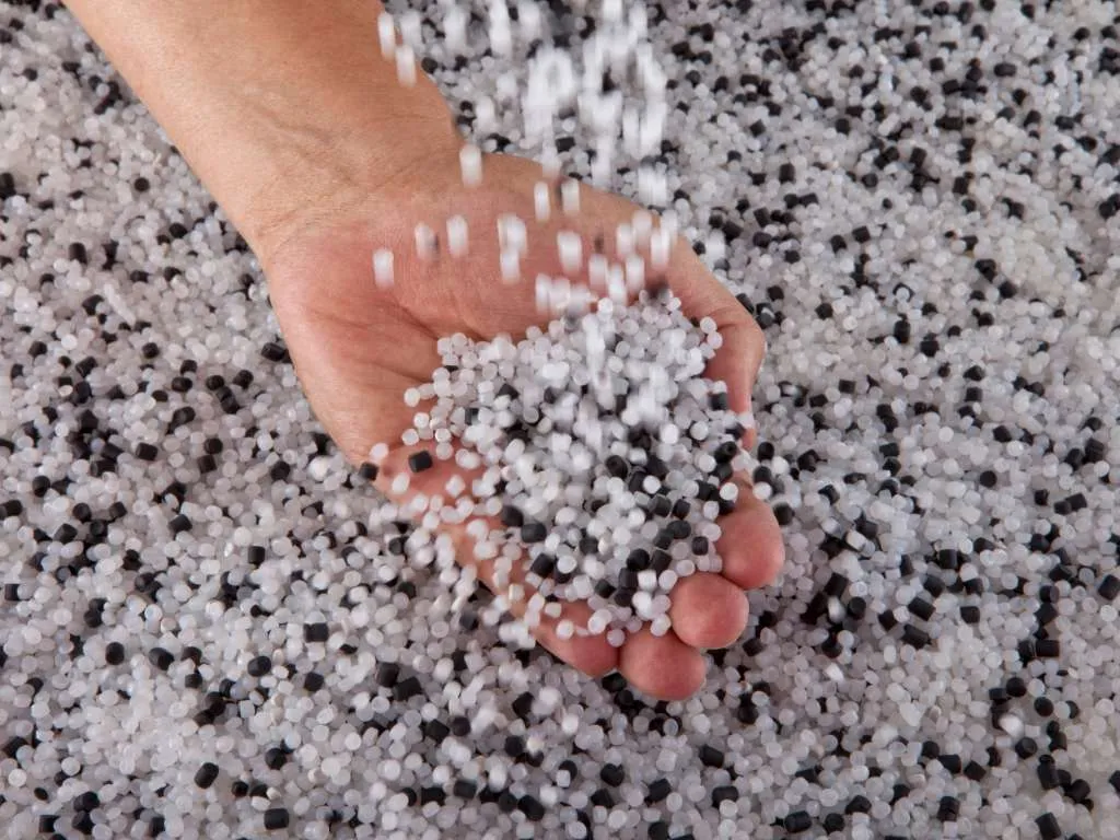 European Commission proposes measures to reduce microplastic pollution from plastic pellets 